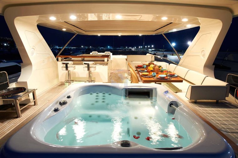Джакузи в Azimut Olympic