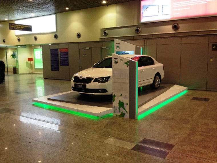 Подиум для машины