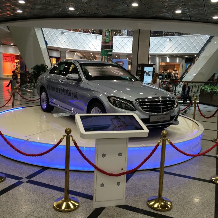 Подиум для автомобиля уличный