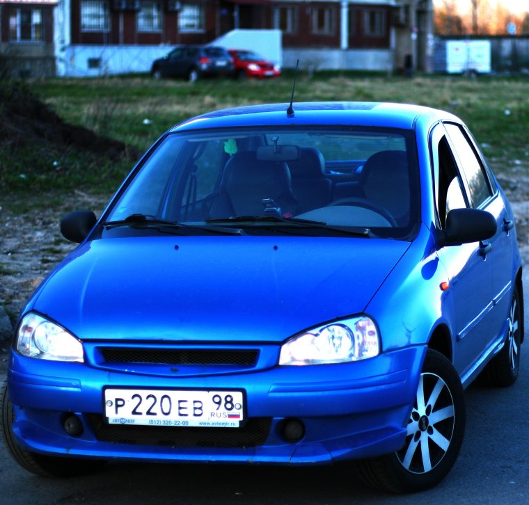 Лада Калина седан синяя