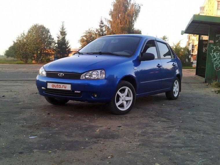 Лада Калина седан синяя