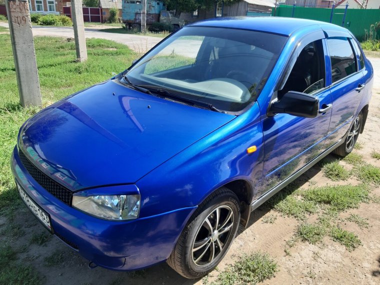 Лада Калина синяя 1.6 МТ