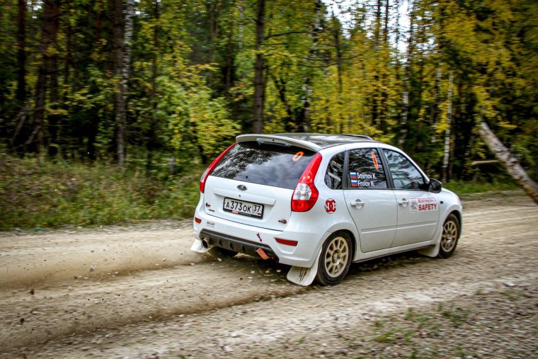 Лада Калина хэтчбек ночью