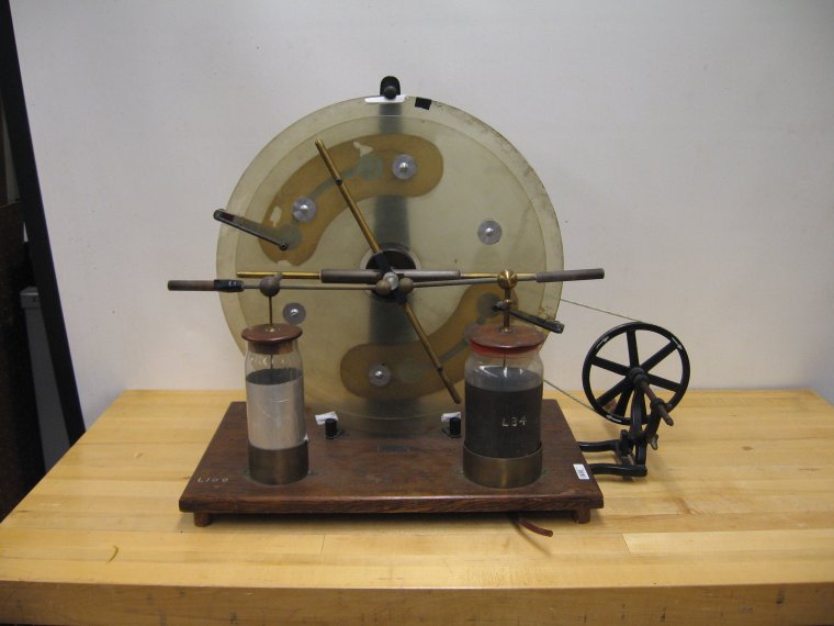 Электрофорная машина гольца