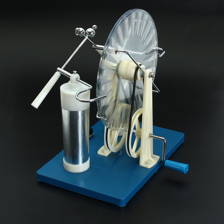 Электрофорная машина с искрой