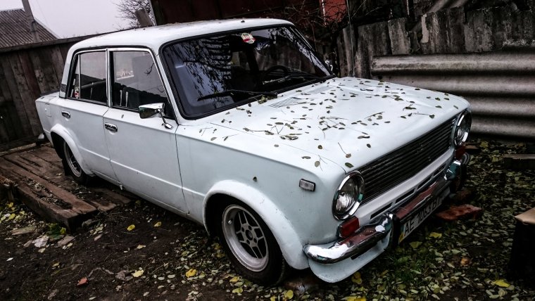 ВАЗ 2101 белая Боевая классика