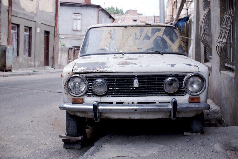 Ржавая Жигули 2101