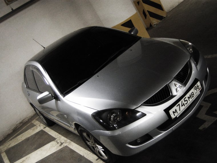 Серый матовый Митсубиси Лансер 9