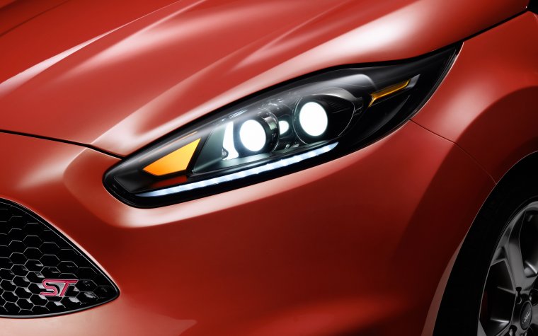 Форд Фиеста фары