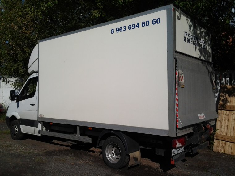 Мерседес Спринтер грузовой с гидробортом