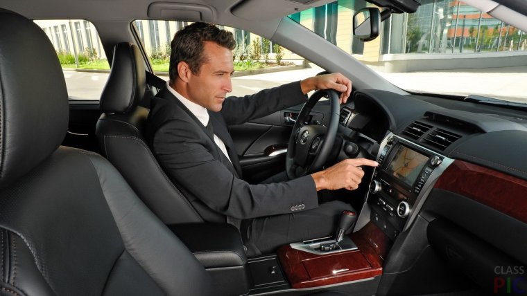 Бизнесмен в машине