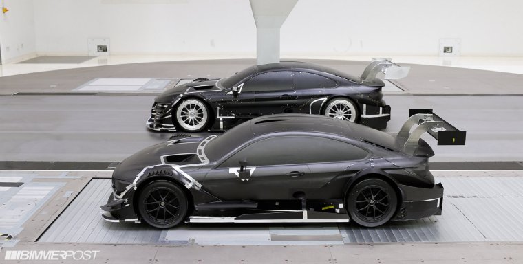 Памятник Мерседес и БМВ