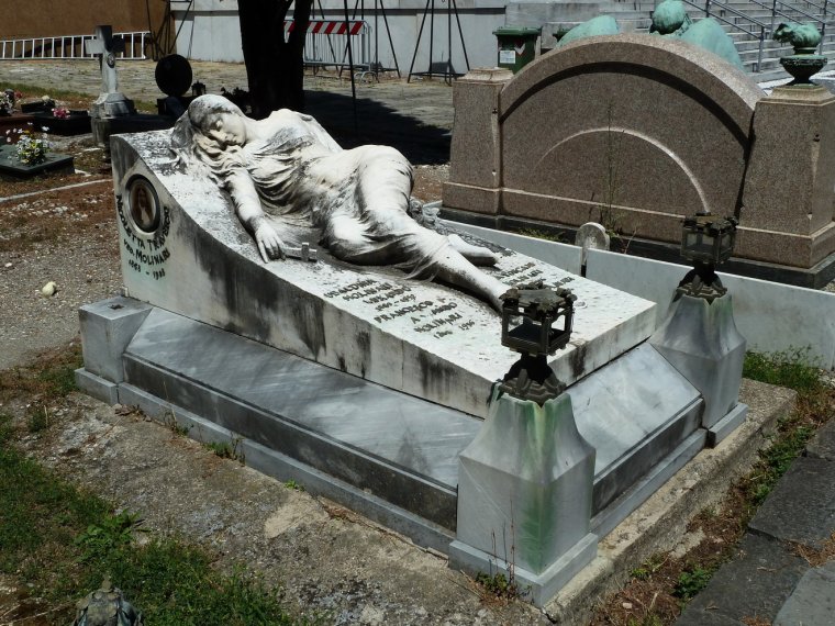 Надгробие Лоуренса Мэтисона