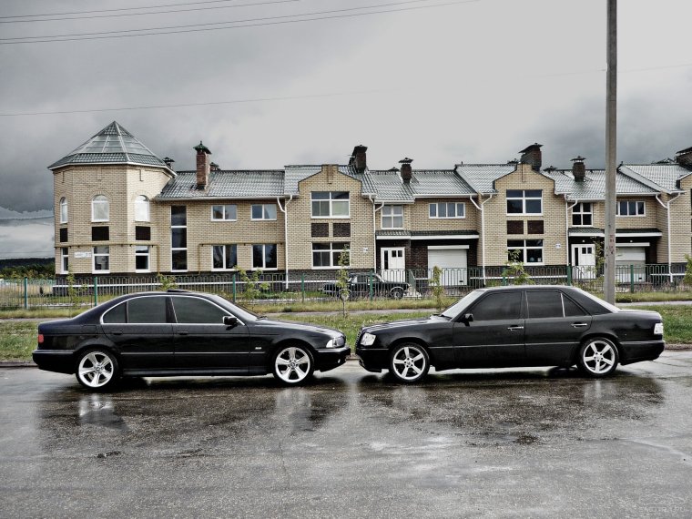 БМВ е34 и Мерседес 211