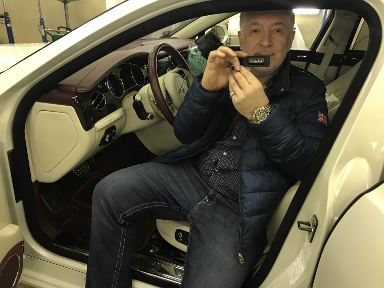 Бентли на улицах Москвы