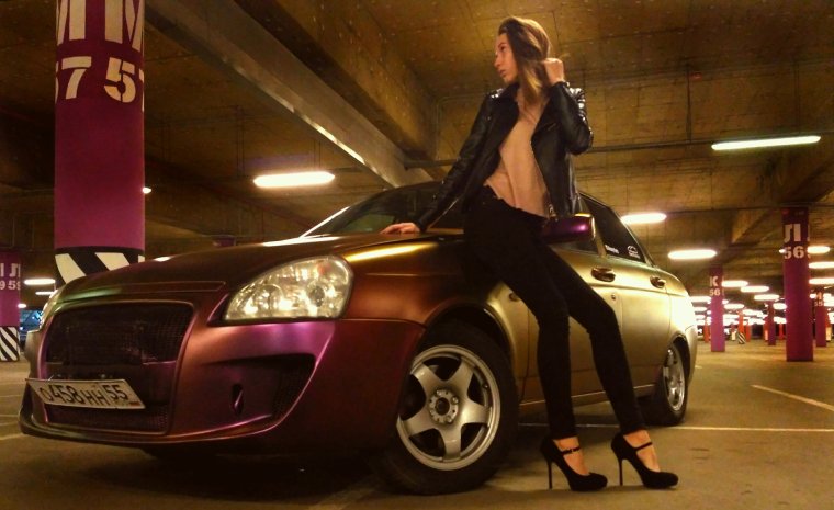 Приора и девушка