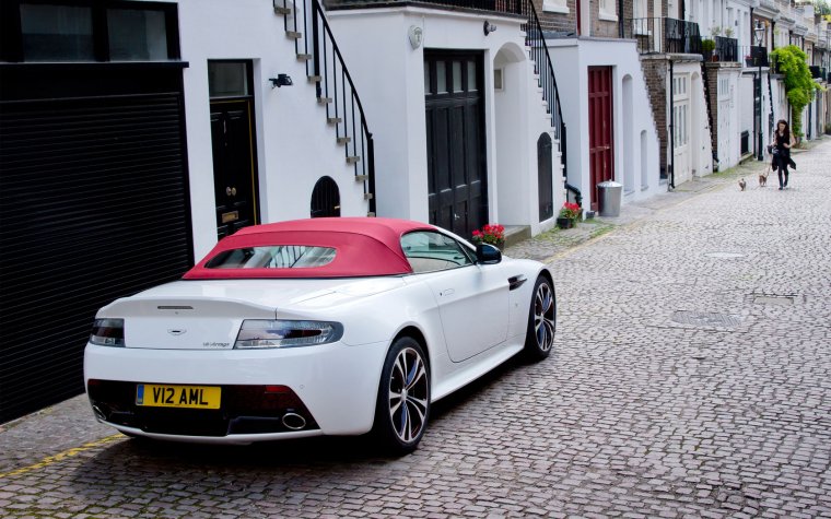 Aston Martin Vantage Roadster White