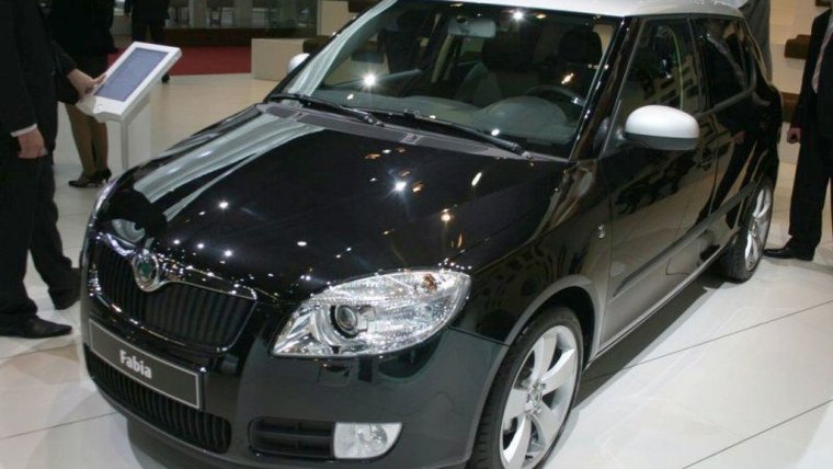 Skoda Fabia черная