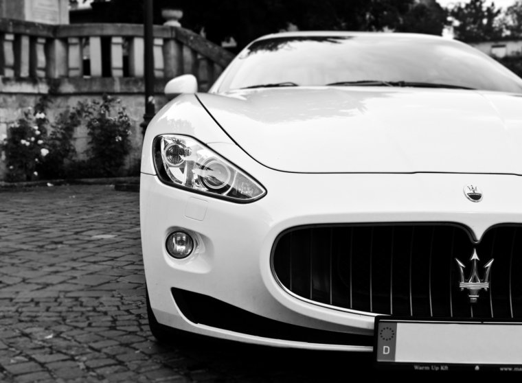 Авто черно белое