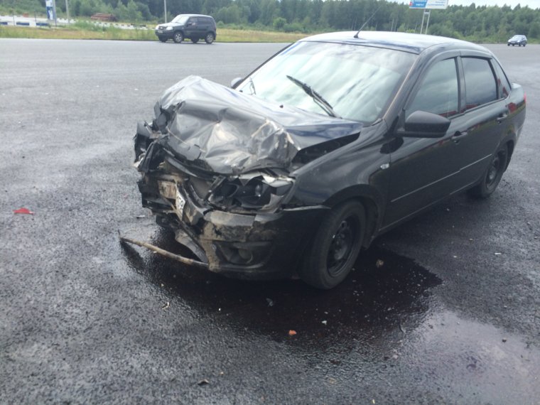 Битая Лада Гранта фл