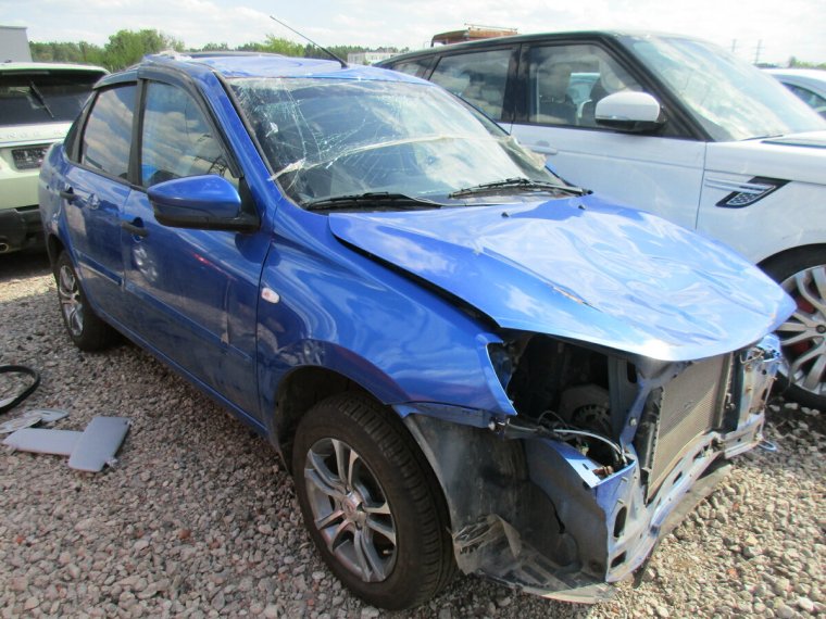 Лада Гранта лифтбек битая 2018 года битая