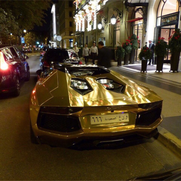 Золотые машины арабских шейхов необычный