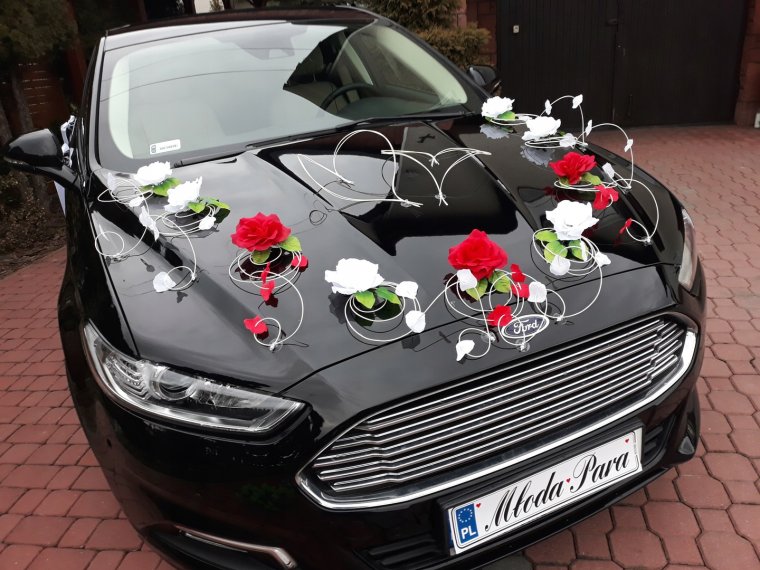 Свадебные украшения на автомобиль