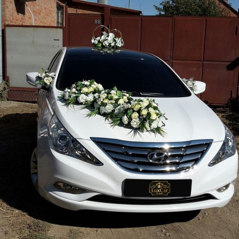 Свадебные украшения на автомобиль