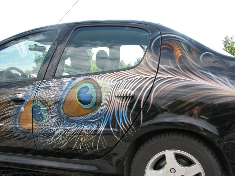 Аэрография на женский автомобиль