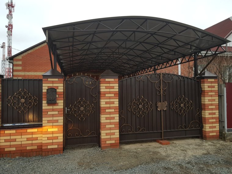 Навес для авто в частном доме