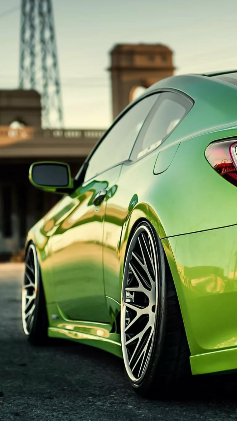 Зеленая машина на заставку