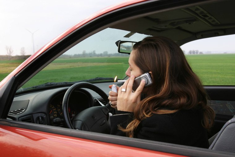 Курение за рулем