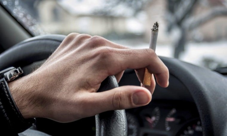 Курение за рулем