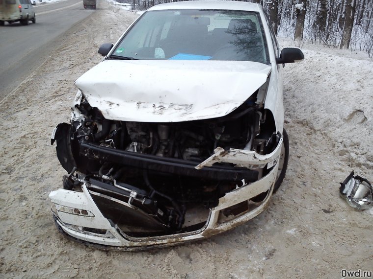 Фольксваген поло битый в морду