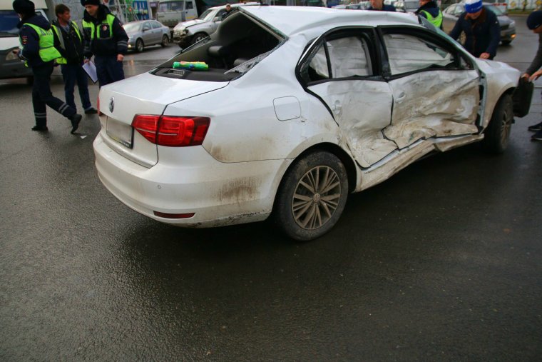 Разбитая Джетта 6