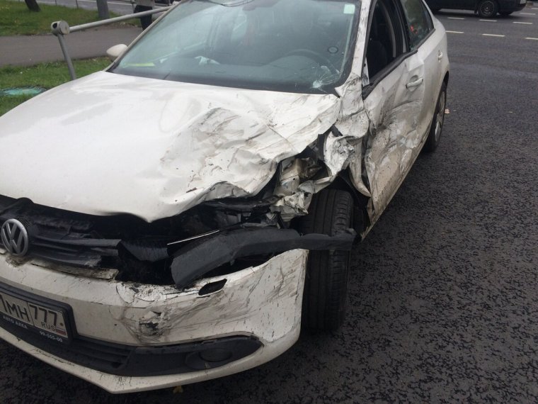 Разбитая Фольксваген Джетта 6