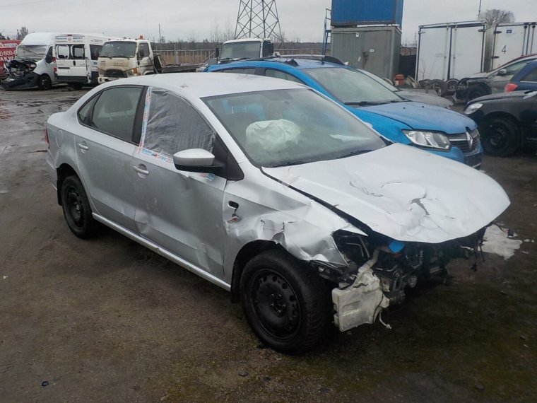 Разбитый Фольксваген поло