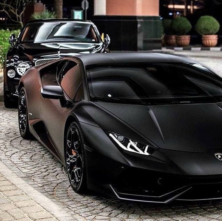 Lamborghini Aventador lp700-4 черная
