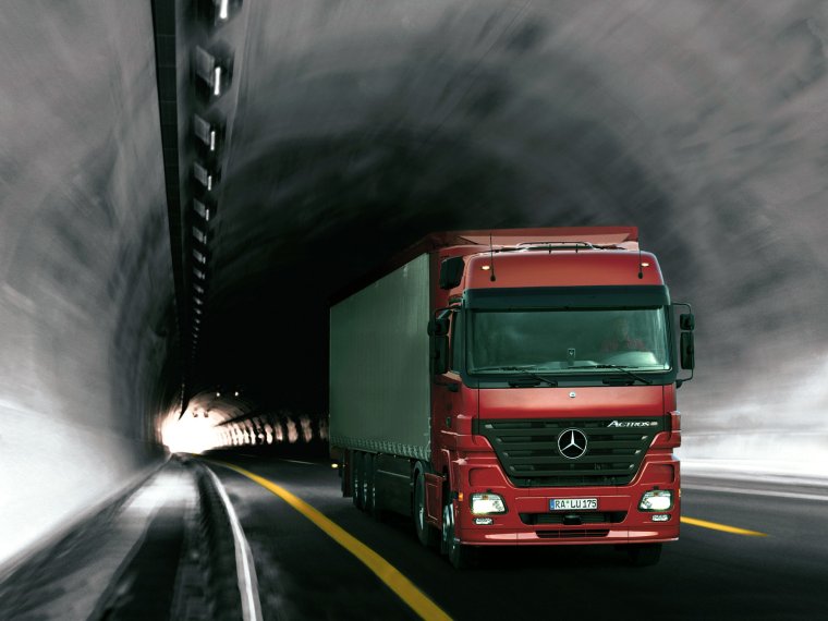 Мегазаводы Грузовики Мерседес