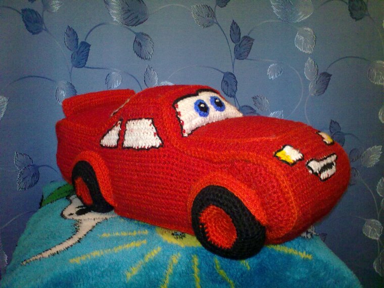 Машинка Маккуин амигуруми