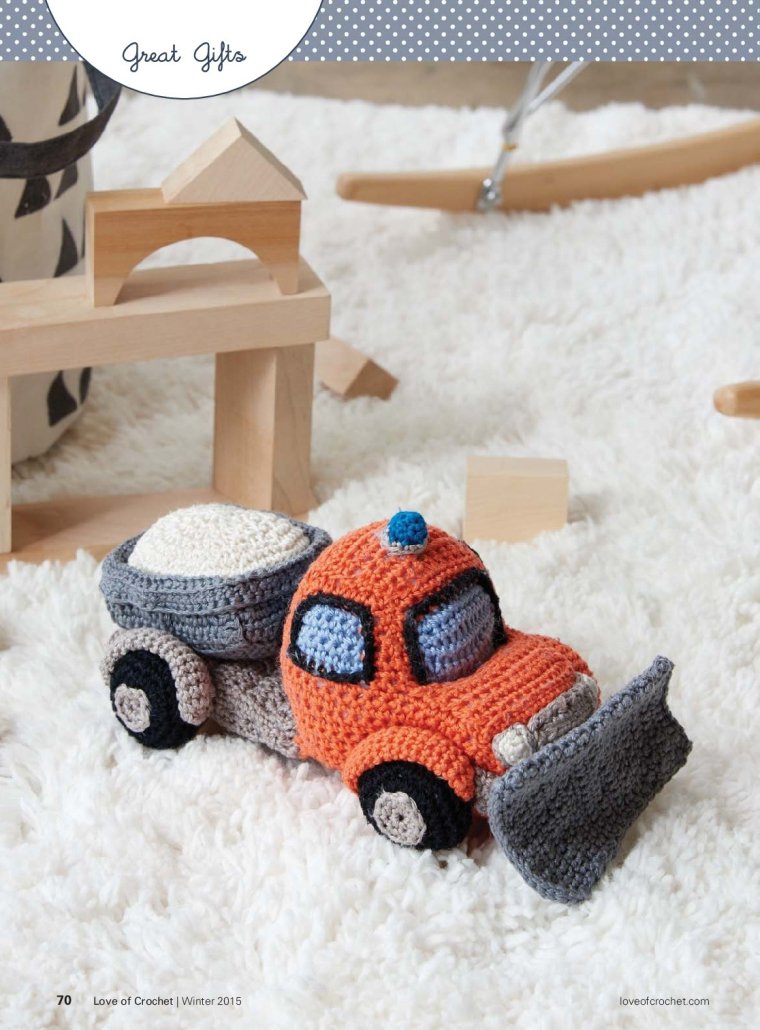 Вязаная игрушка в машину
