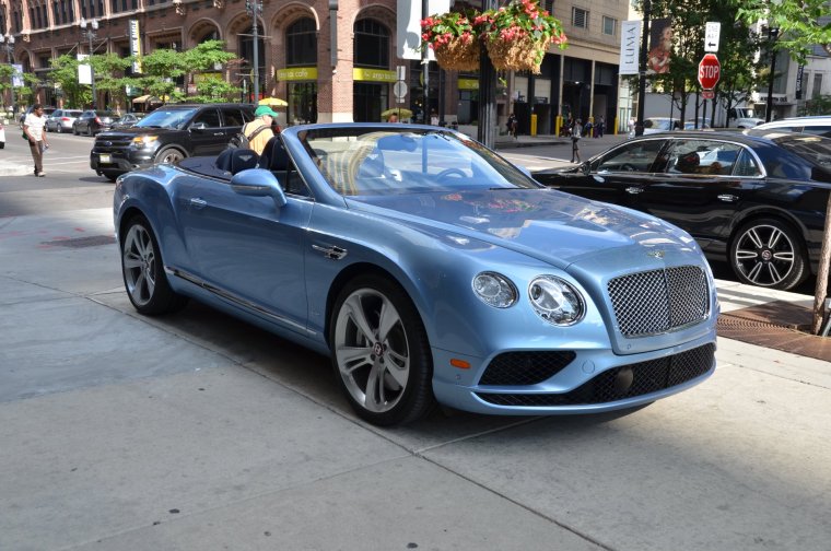 Бентли Континенталь ГТ голубой 2020