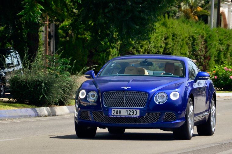 Голубой Бентли