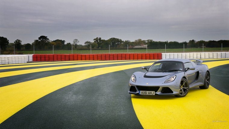 Спорткар на 5 человек