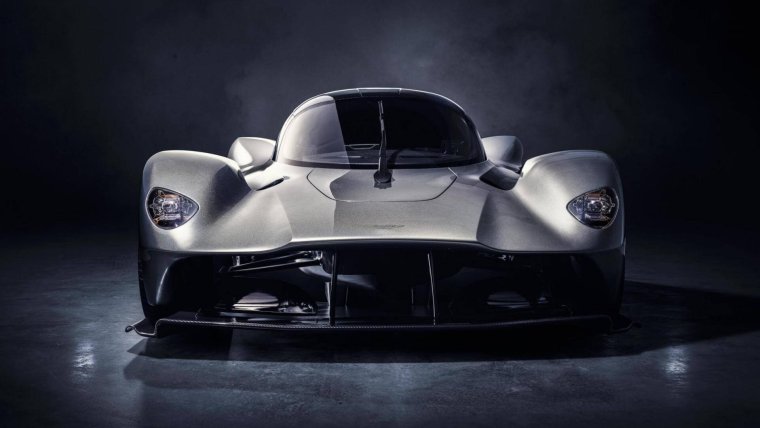 Астон Мартин Валькирия