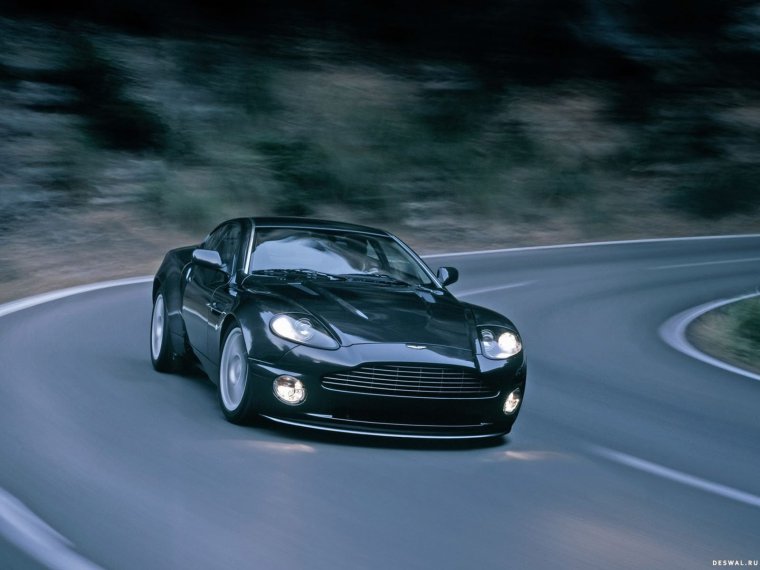 Aston Martin Vanquish 2004