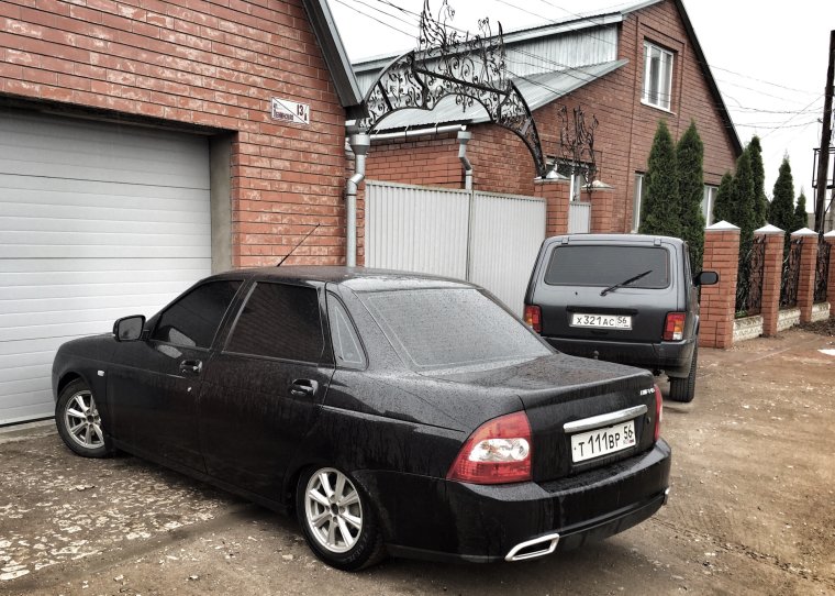 Лада Приора черная матовая