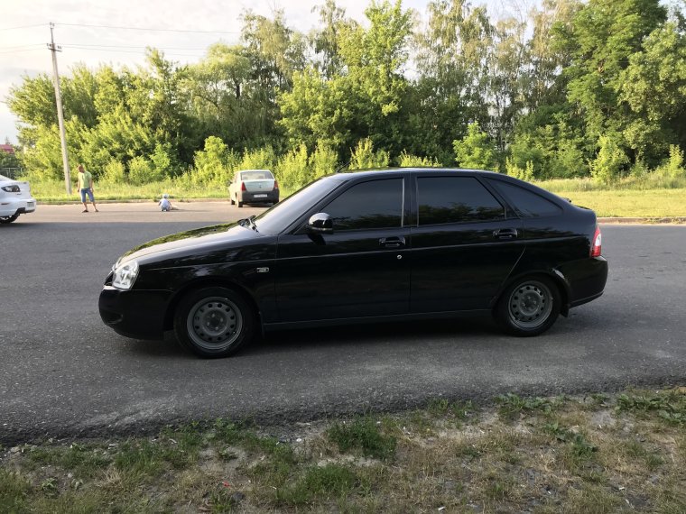 Приора 2 хэтчбек черная