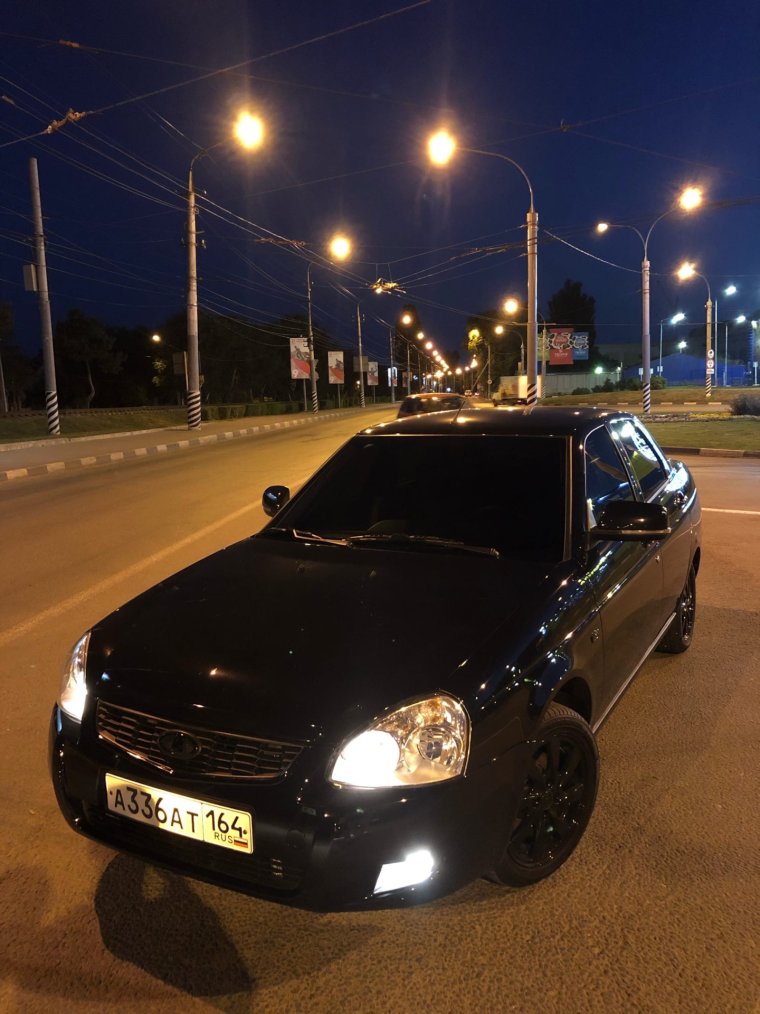 Черная Приора седан бункер