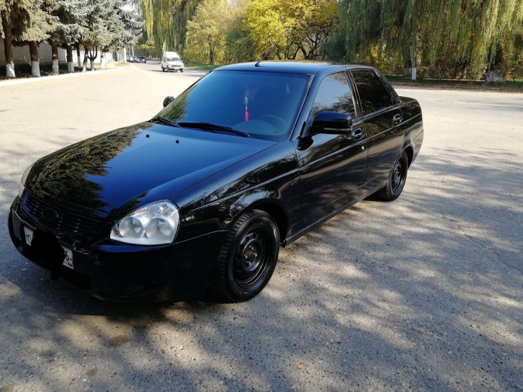 Приора 1 седан черная